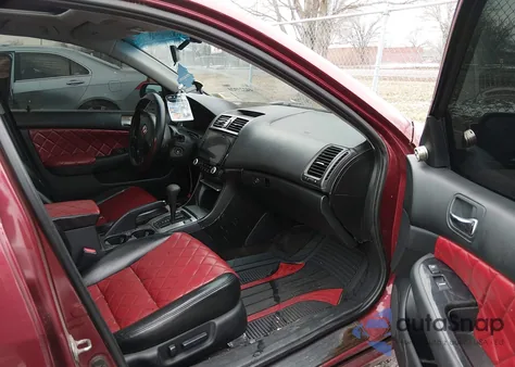 2005 Honda Accord 2.4 Ex z USA, uszkodzony, nr VIN 1HGCM56715A156828